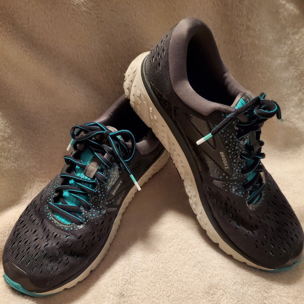 Brooks Glycerin 16 Size 10.5 D Width (Wide)